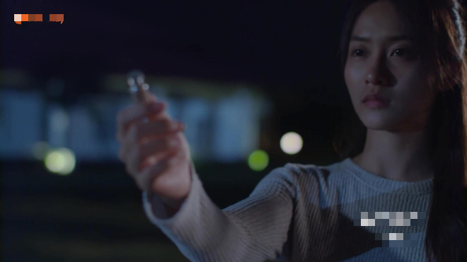 Hậu Duệ Mặt Trời tập 17-18: Chia tay Duy Kiên, Hoài Phương liều mạng cứu người trong cơn bão Hậu Duệ Mặt Trời tập 17-18: Chia tay Duy Kiên, Hoài Phương liều mạng cứu người trong cơn bão
