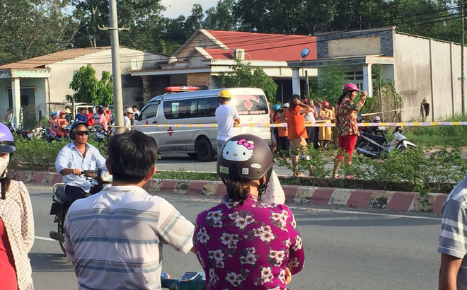 Vụ chủ quán cà phê bị sát hại: Nạn nhân ôm cổ đầy máu chạy ra đường kêu cứu Vụ chủ quán cà phê bị sát hại: Nạn nhân ôm cổ đầy máu chạy ra đường kêu cứu