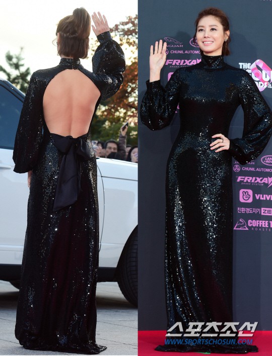 Thảm đỏ The Seoul Awards: Son Ye Jin, Seohyun đẹp tựa nữ thần, diễn viên U50 gây tranh cãi vì hở bạo - 8 Thảm đỏ The Seoul Awards: Son Ye Jin, Seohyun đẹp tựa nữ thần, diễn viên U50 gây tranh cãi vì hở bạo - 8