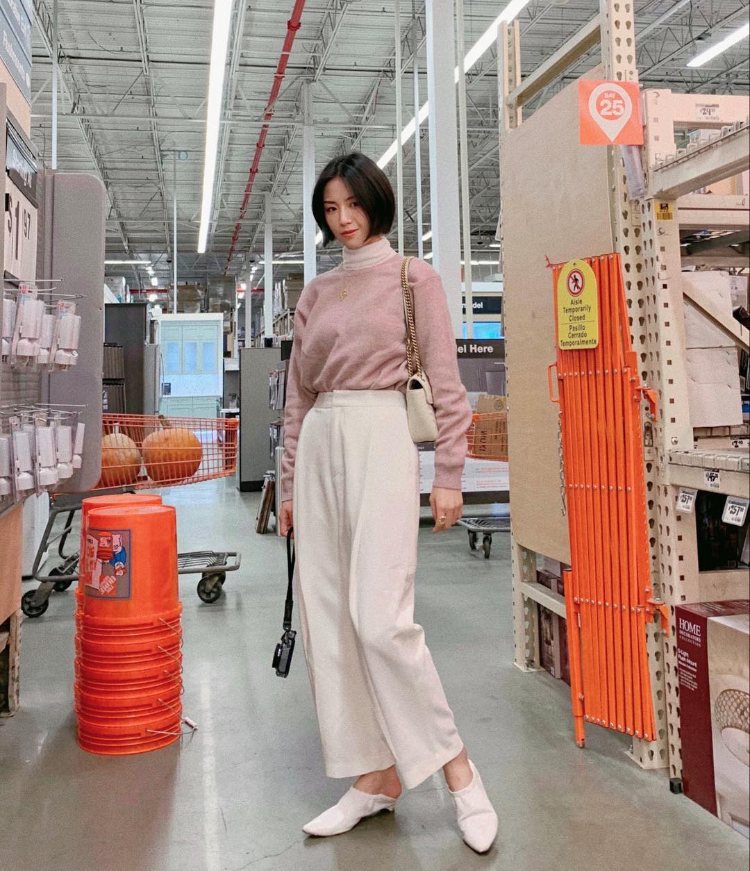 Giấu dáng 'đỉnh' nhất vẫn là quần ống suông nhưng mặc sao không bị luộm thuộm thì các nàng cần nhớ 3 tips sau - 4 Giấu dáng 'đỉnh' nhất vẫn là quần ống suông nhưng mặc sao không bị luộm thuộm thì các nàng cần nhớ 3 tips sau - 4