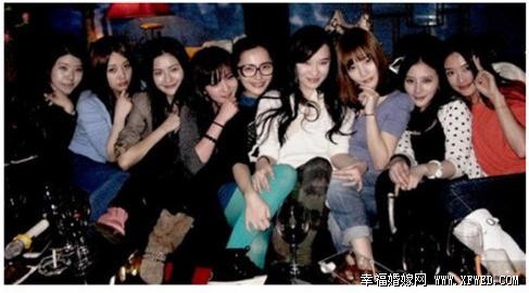 Vì đâu mà những cặp tỷ muội thân thiết nhất showbiz Hoa ngữ lại 'cạch mặt' nhau? - 4 Vì đâu mà những cặp tỷ muội thân thiết nhất showbiz Hoa ngữ lại 'cạch mặt' nhau? - 4