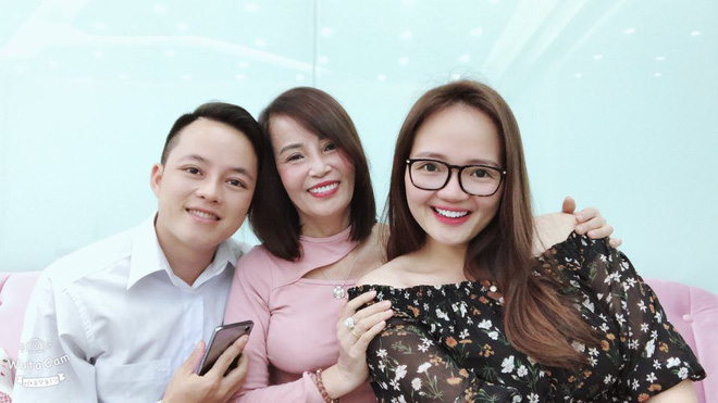 Bất lực với dân mạng, cô dâu 62 tuổi lần đầu tiên nhắc đến người chồng cũ đã mất 8 năm Bất lực với dân mạng, cô dâu 62 tuổi lần đầu tiên nhắc đến người chồng cũ đã mất 8 năm