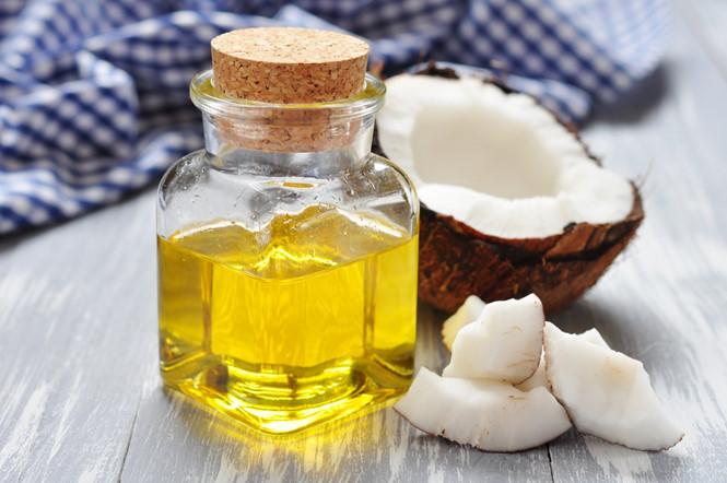 Có nên dùng dầu dừa khắc phục tình trạng 'khô hạn' cho phụ nữ? Có nên dùng dầu dừa khắc phục tình trạng 'khô hạn' cho phụ nữ?