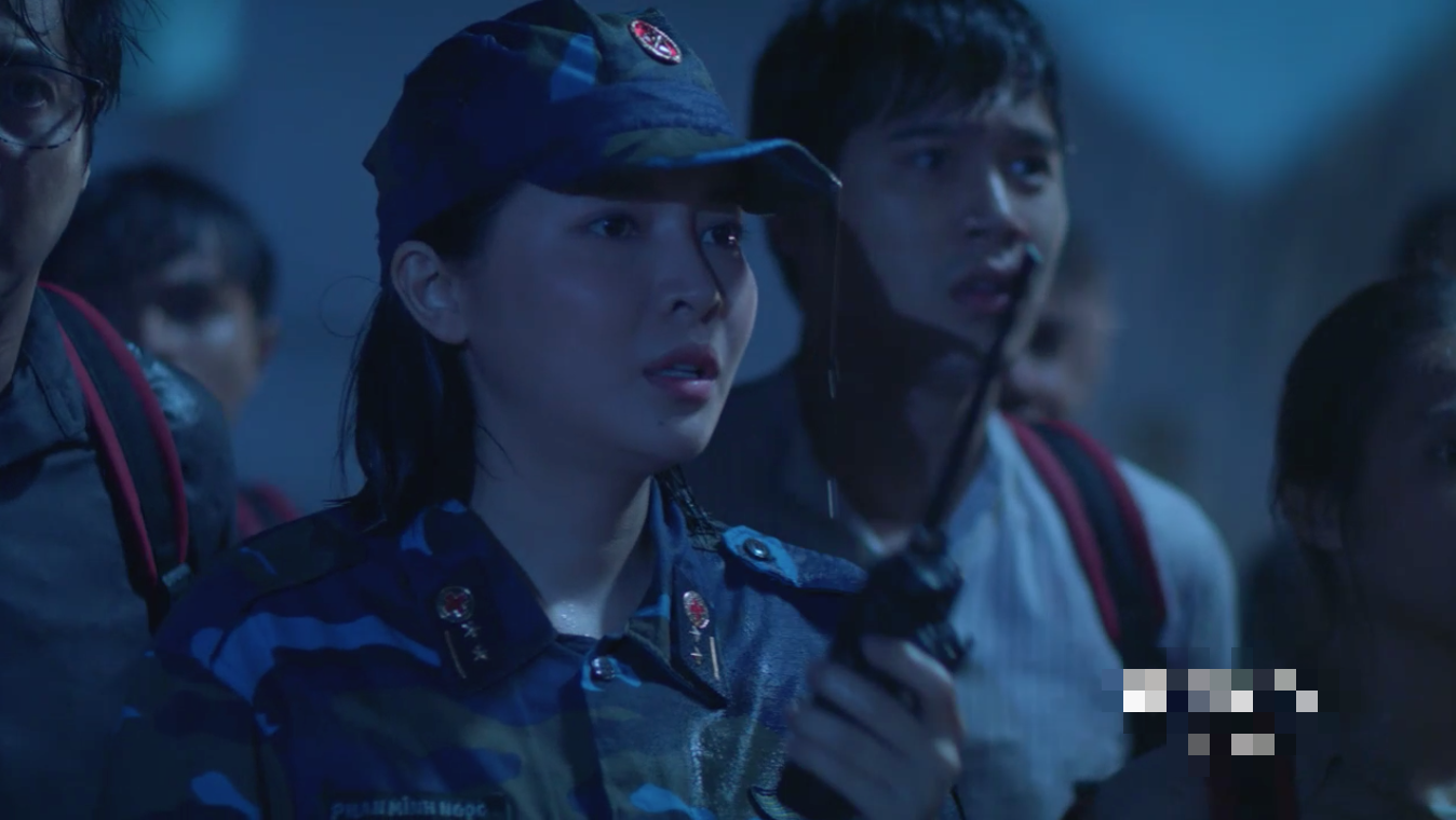'Hậu duệ mặt trời' bản Việt': Bộ phim remake hứng chịu nhiều thị phi và gây tranh cãi nhất màn ảnh Việt - 12 'Hậu duệ mặt trời' bản Việt': Bộ phim remake hứng chịu nhiều thị phi và gây tranh cãi nhất màn ảnh Việt - 12