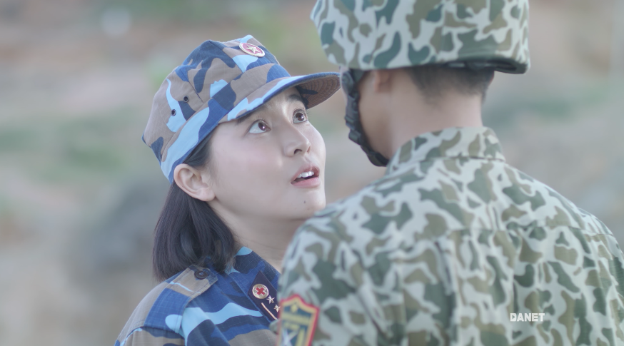 'Hậu duệ mặt trời' bản Việt': Bộ phim remake hứng chịu nhiều thị phi và gây tranh cãi nhất màn ảnh Việt - 17 'Hậu duệ mặt trời' bản Việt': Bộ phim remake hứng chịu nhiều thị phi và gây tranh cãi nhất màn ảnh Việt - 17