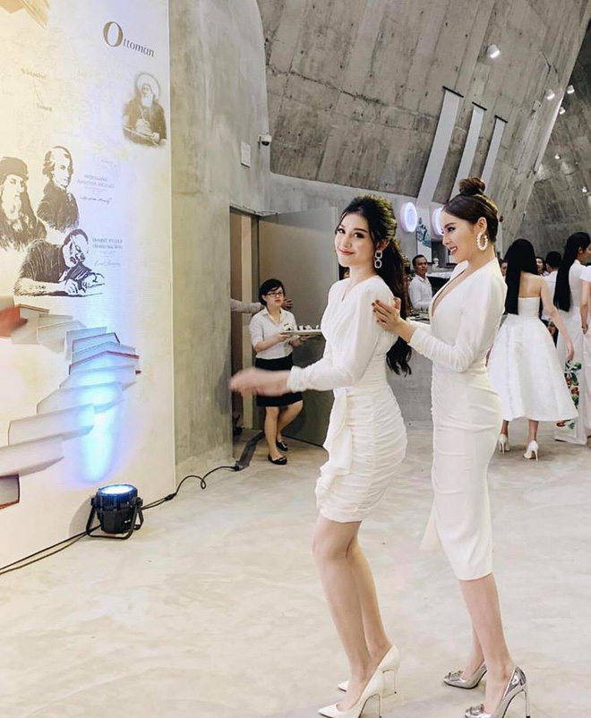 Kỳ Duyên - Huyền My thôi không còn 'sượng' khi chụp ảnh chung, gọi nhau 'chị ngả em nâng' thân thiết - 2 Kỳ Duyên - Huyền My thôi không còn 'sượng' khi chụp ảnh chung, gọi nhau 'chị ngả em nâng' thân thiết - 2