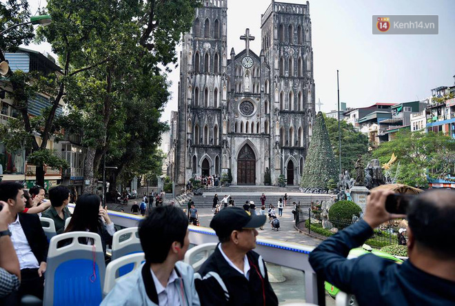 Hà Nội: Chính thức khai trương tuyến buýt 2 tầng mui trần, người dân sẽ được thử nghiệm miễn phí trong 3 ngày - 12 Hà Nội: Chính thức khai trương tuyến buýt 2 tầng mui trần, người dân sẽ được thử nghiệm miễn phí trong 3 ngày - 12