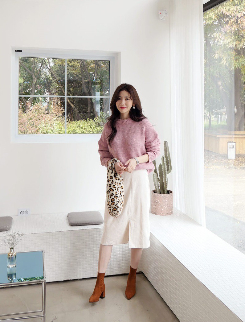 Đồ nhung bóng bẩy có thể sến nhưng 'nhung nổi gân' thì ngược lại, diện chỉ đẹp trở lên và cực sang xịn - 12 Đồ nhung bóng bẩy có thể sến nhưng 'nhung nổi gân' thì ngược lại, diện chỉ đẹp trở lên và cực sang xịn - 12