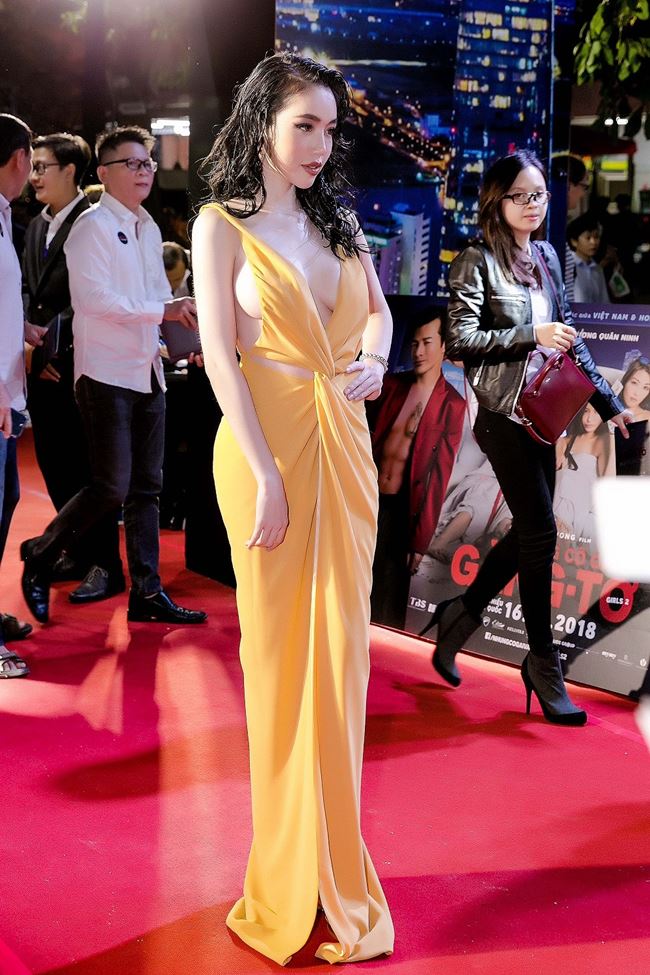 Mỹ nhân mặc bạo nhất năm 2018: Elly Trần, Nhã Phương hay ai? Mỹ nhân mặc bạo nhất năm 2018: Elly Trần, Nhã Phương hay ai?