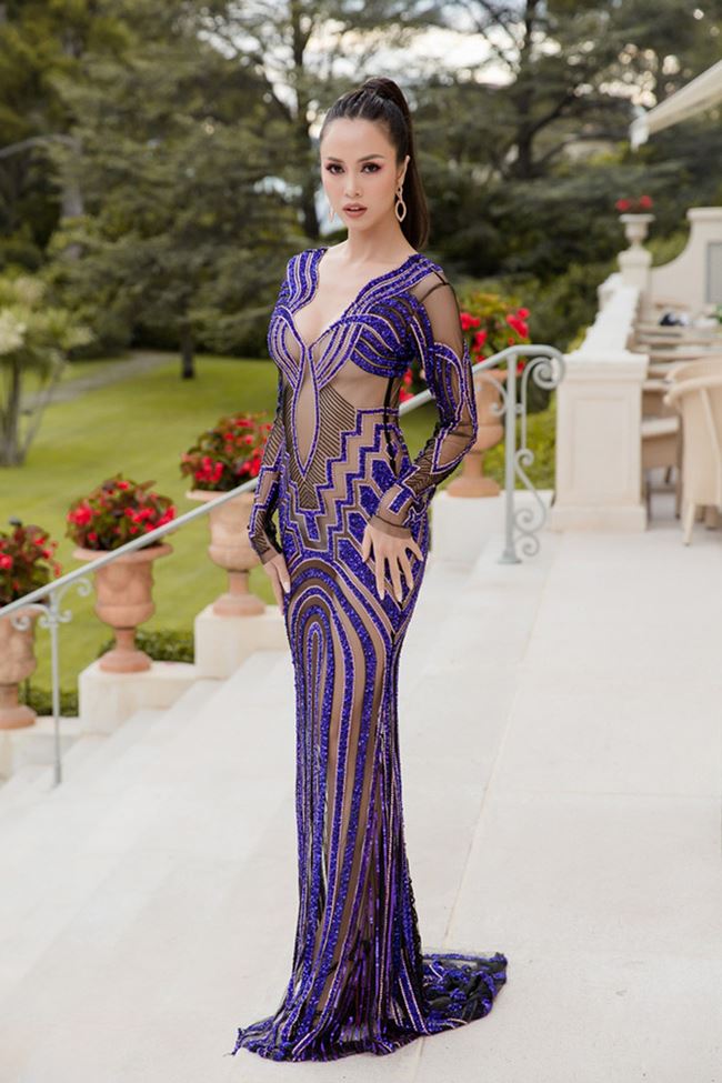 Mỹ nhân mặc bạo nhất năm 2018: Elly Trần, Nhã Phương hay ai? - 14 Mỹ nhân mặc bạo nhất năm 2018: Elly Trần, Nhã Phương hay ai? - 14