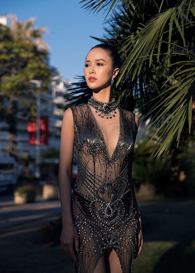 Mỹ nhân mặc bạo nhất năm 2018: Elly Trần, Nhã Phương hay ai? - 15 Mỹ nhân mặc bạo nhất năm 2018: Elly Trần, Nhã Phương hay ai? - 15