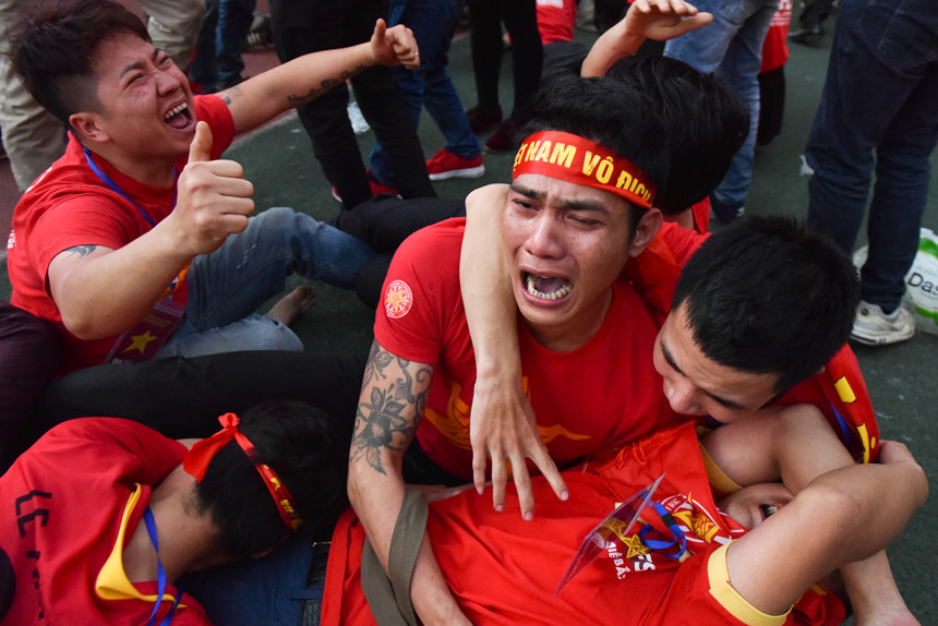 Nhìn lại một năm đỉnh cao của bóng đá Việt Nam - 9 Nhìn lại một năm đỉnh cao của bóng đá Việt Nam - 9