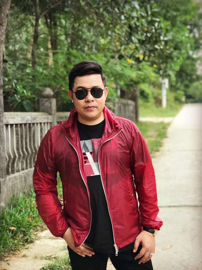 Quang Lê: 'Tôi từng đi bán máy karaoke trước khi làm ca sĩ' Quang Lê: 'Tôi từng đi bán máy karaoke trước khi làm ca sĩ'