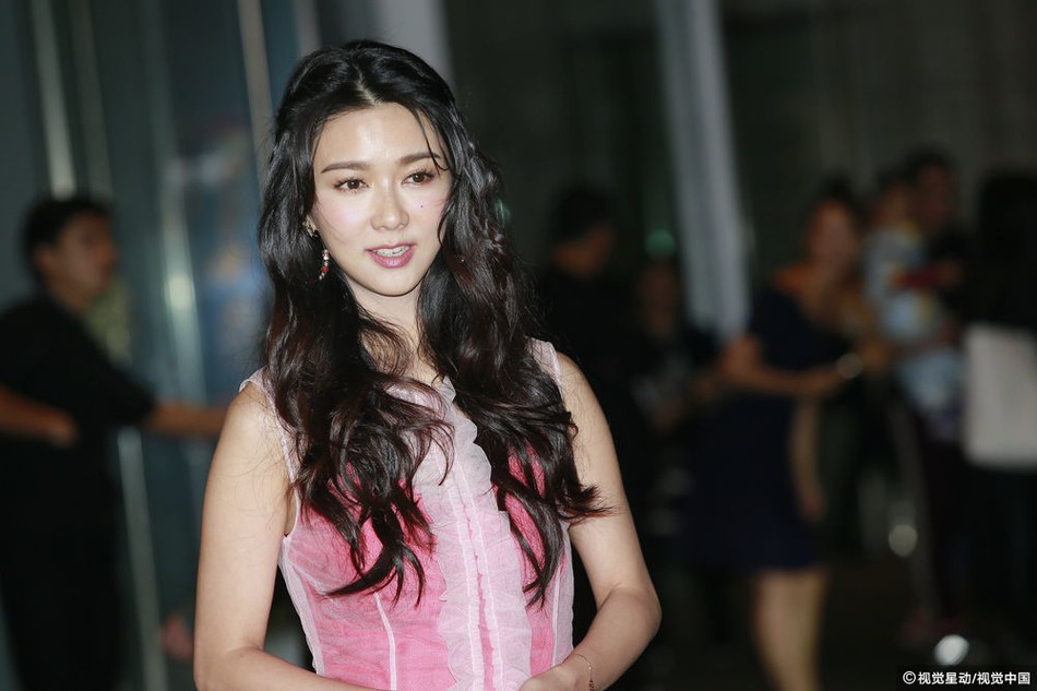 Đám cưới hoành tráng của Chung Hân Đồng: Ông trùm showbiz Hong Kong, con gái tài phiệt Macau cùng dàn sao hạng A tề tựu đông đủ - 23 Đám cưới hoành tráng của Chung Hân Đồng: Ông trùm showbiz Hong Kong, con gái tài phiệt Macau cùng dàn sao hạng A tề tựu đông đủ - 23
