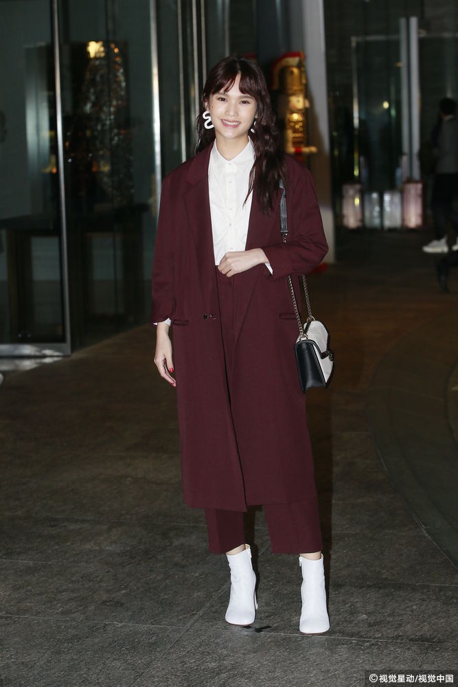 Đám cưới hoành tráng của Chung Hân Đồng: Ông trùm showbiz Hong Kong, con gái tài phiệt Macau cùng dàn sao hạng A tề tựu đông đủ - 25 Đám cưới hoành tráng của Chung Hân Đồng: Ông trùm showbiz Hong Kong, con gái tài phiệt Macau cùng dàn sao hạng A tề tựu đông đủ - 25