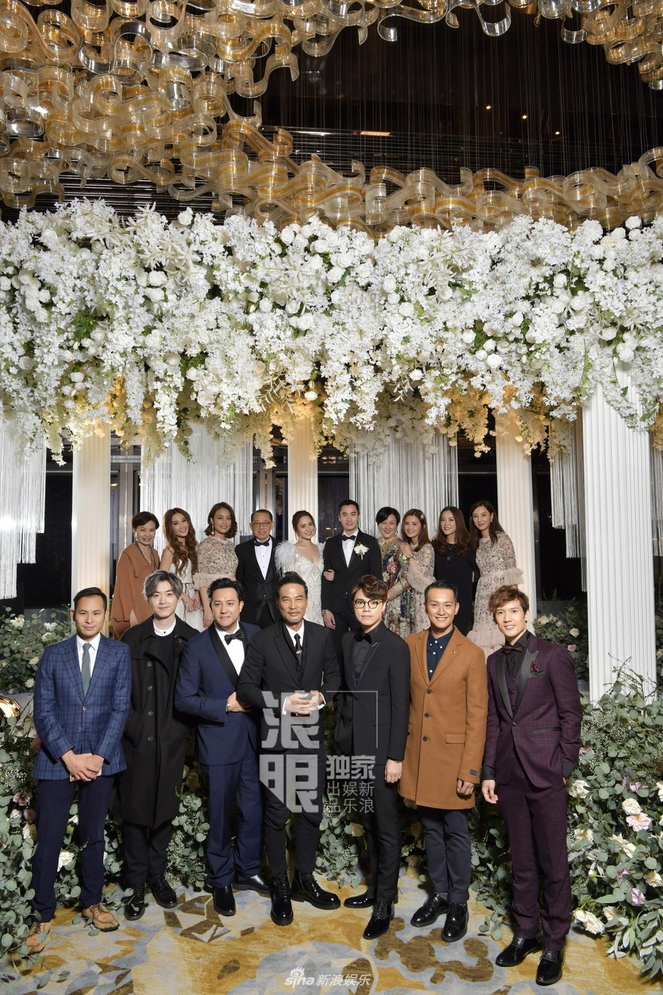 Đám cưới hoành tráng của Chung Hân Đồng: Ông trùm showbiz Hong Kong, con gái tài phiệt Macau cùng dàn sao hạng A tề tựu đông đủ - 39 Đám cưới hoành tráng của Chung Hân Đồng: Ông trùm showbiz Hong Kong, con gái tài phiệt Macau cùng dàn sao hạng A tề tựu đông đủ - 39