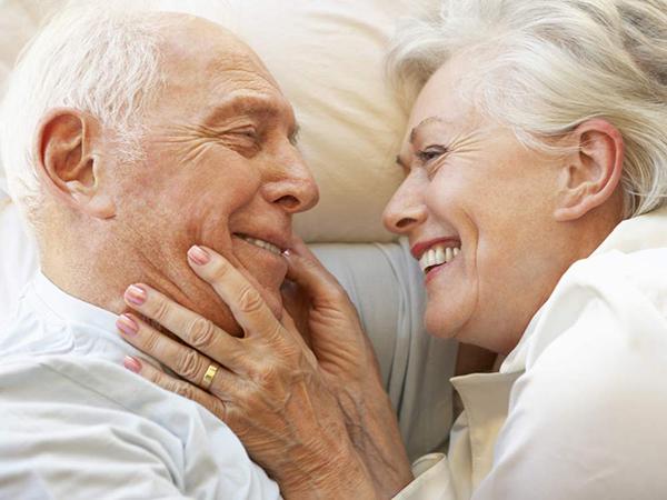 Chuyện ấy tuổi xế chiều nên hay không? Chuyện ấy tuổi xế chiều nên hay không?