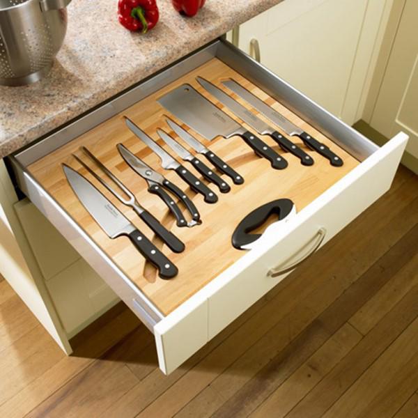 Quen tay cất dao kéo thế này, bảo sao cả nhà cứ ốm yếu dặt dẹo hết đời - 1 Quen tay cất dao kéo thế này, bảo sao cả nhà cứ ốm yếu dặt dẹo hết đời - 1