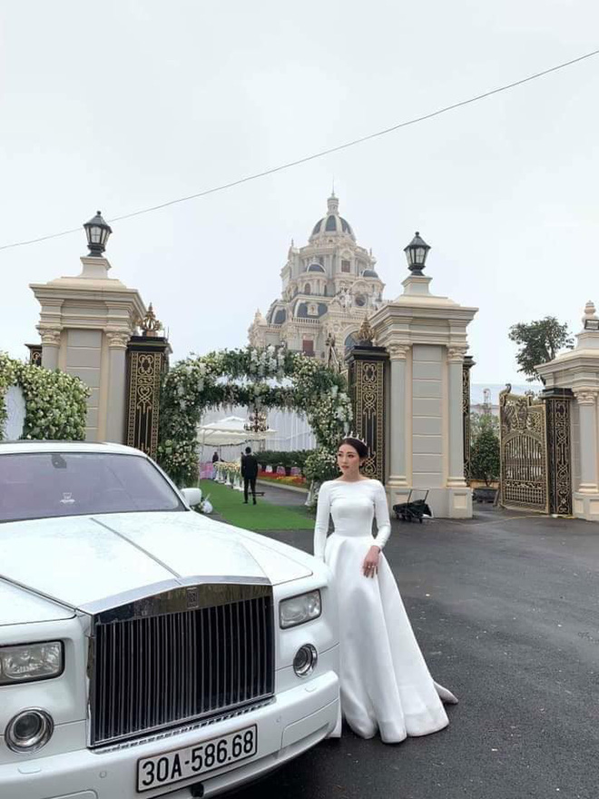 Đám cưới tại lâu đài trăm tỷ, rước dâu bằng Rolls-Royce và máy bay: Nam Định xứng đáng đứng đầu về độ 'chịu chơi' tổ chức đám cưới - 3 Đám cưới tại lâu đài trăm tỷ, rước dâu bằng Rolls-Royce và máy bay: Nam Định xứng đáng đứng đầu về độ 'chịu chơi' tổ chức đám cưới - 3