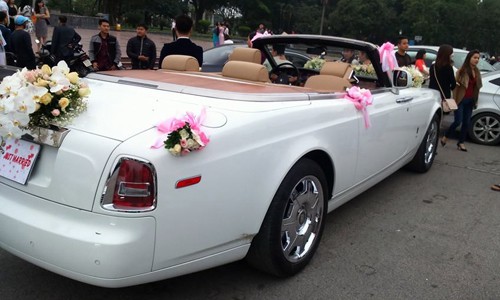 Đám cưới tại lâu đài trăm tỷ, rước dâu bằng Rolls-Royce và máy bay: Nam Định xứng đáng đứng đầu về độ 'chịu chơi' tổ chức đám cưới - 38 Đám cưới tại lâu đài trăm tỷ, rước dâu bằng Rolls-Royce và máy bay: Nam Định xứng đáng đứng đầu về độ 'chịu chơi' tổ chức đám cưới - 38