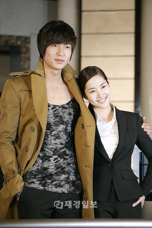 Lee Min Ho và Park Min Young: Tình đẹp tan vỡ gây tiếc nuối, chàng đến với người mới, nàng thì sợ yêu, U40 vẫn lẻ bóng đi về - 13 Lee Min Ho và Park Min Young: Tình đẹp tan vỡ gây tiếc nuối, chàng đến với người mới, nàng thì sợ yêu, U40 vẫn lẻ bóng đi về - 13