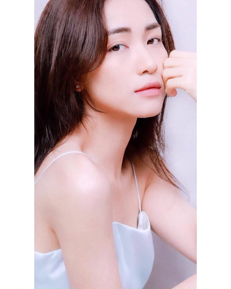 Hòa Minzy khiến fan ghen tị khi đăng ảnh xinh đẹp khẳng định chủ quyền với bạn trai thiếu gia - 2 Hòa Minzy khiến fan ghen tị khi đăng ảnh xinh đẹp khẳng định chủ quyền với bạn trai thiếu gia - 2