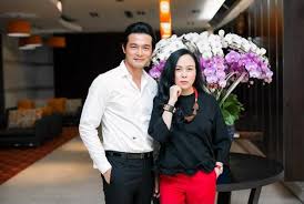 Diễn viên Quách Ngọc Ngoan tuyên bố đã đính hôn với doanh nhân Phượng Chanel - 6 Diễn viên Quách Ngọc Ngoan tuyên bố đã đính hôn với doanh nhân Phượng Chanel - 6
