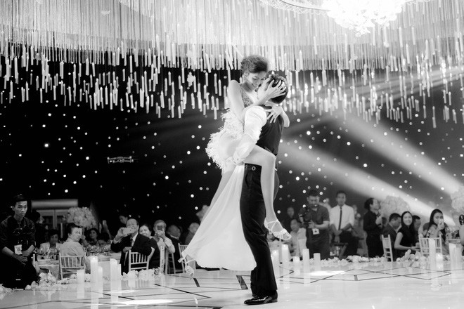 8 đám cưới ồn ào nhất showbiz Việt năm qua: Trường Giang xếp đầu bảng - 2 8 đám cưới ồn ào nhất showbiz Việt năm qua: Trường Giang xếp đầu bảng - 2
