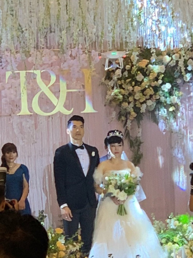 8 đám cưới ồn ào nhất showbiz Việt năm qua: Trường Giang xếp đầu bảng - 3 8 đám cưới ồn ào nhất showbiz Việt năm qua: Trường Giang xếp đầu bảng - 3