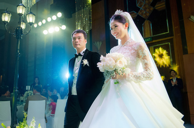 8 đám cưới ồn ào nhất showbiz Việt năm qua: Trường Giang xếp đầu bảng - 7 8 đám cưới ồn ào nhất showbiz Việt năm qua: Trường Giang xếp đầu bảng - 7