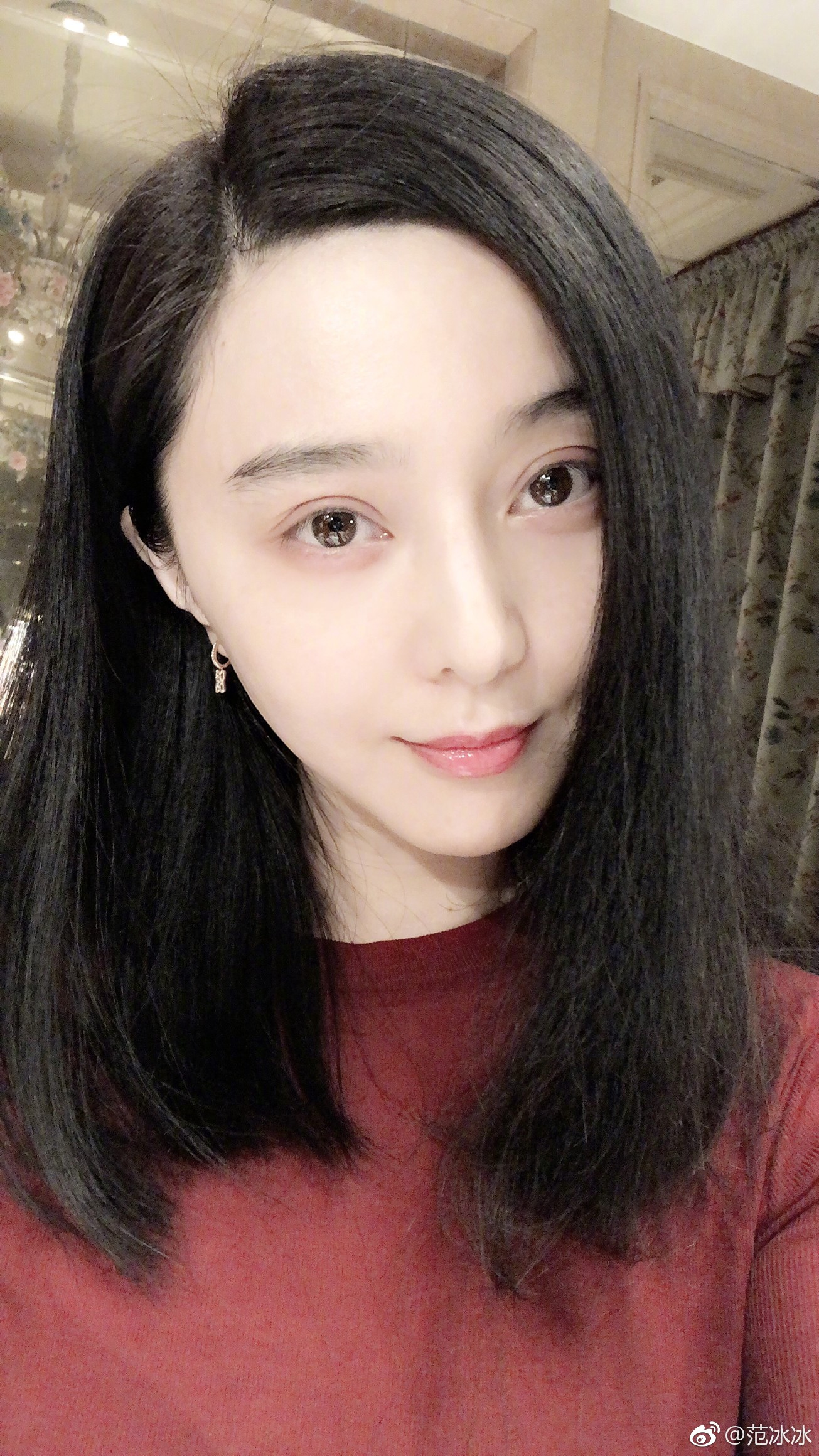 Nữ hoàng Phạm Băng Băng chính thức trở lại showbiz bằng loạt ảnh selfie gây sốt đêm giao thừa - 2 Nữ hoàng Phạm Băng Băng chính thức trở lại showbiz bằng loạt ảnh selfie gây sốt đêm giao thừa - 2