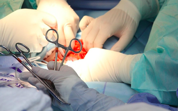 Người đàn ông bị bạn tình cắt đứt rời bộ phận sinh dục Người đàn ông bị bạn tình cắt đứt rời bộ phận sinh dục