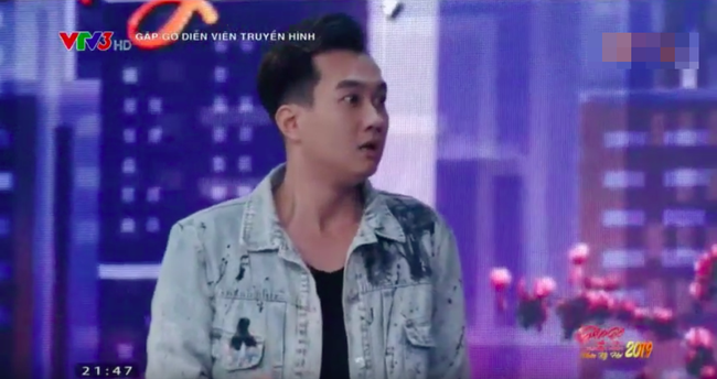 Cười ngất khi xem Hồng Diễm - Anh Tuấn đóng lại cảnh 'Dượng gặp Quỳnh' trong 'Quỳnh búp bê' - 5 Cười ngất khi xem Hồng Diễm - Anh Tuấn đóng lại cảnh 'Dượng gặp Quỳnh' trong 'Quỳnh búp bê' - 5