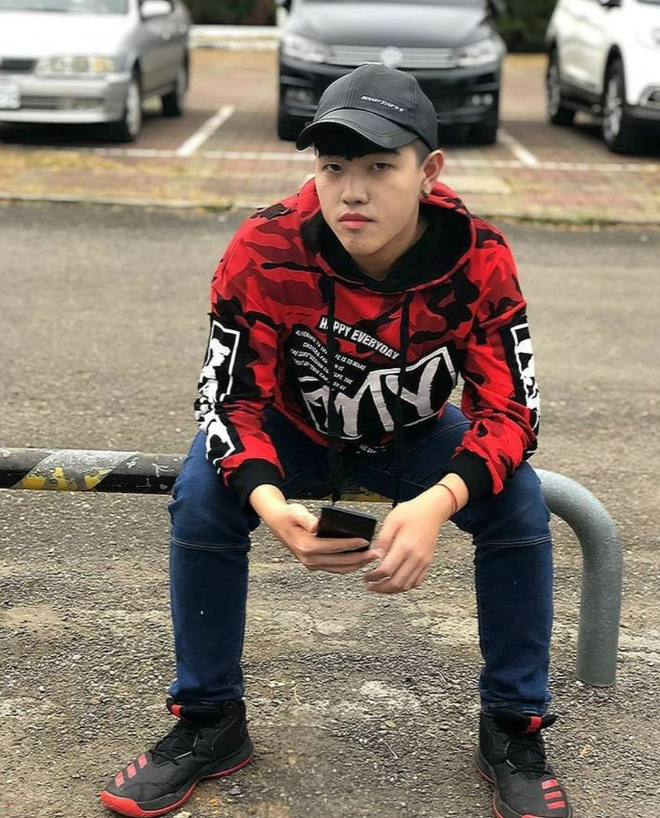 Chỉ một câu nói đầy phũ phàng của hoa khôi lớp đã khiến 'hoàng tử cóc' lột xác thành hot boy - 16 Chỉ một câu nói đầy phũ phàng của hoa khôi lớp đã khiến 'hoàng tử cóc' lột xác thành hot boy - 16