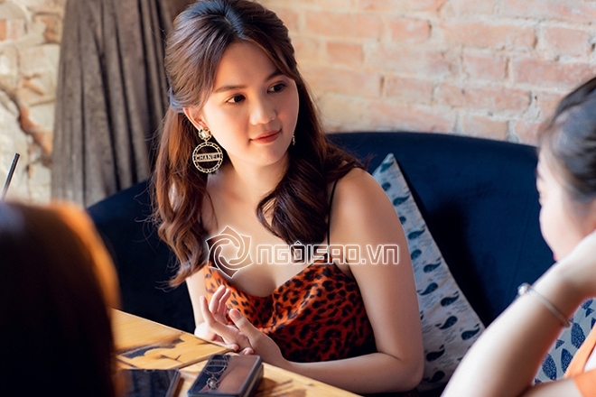 Ngọc Trinh: 'Khi làm được tiền, tôi và người yêu thường chia đôi trả tiền. Tôi thích người đàn ông phải nể mình' - 4 Ngọc Trinh: 'Khi làm được tiền, tôi và người yêu thường chia đôi trả tiền. Tôi thích người đàn ông phải nể mình' - 4