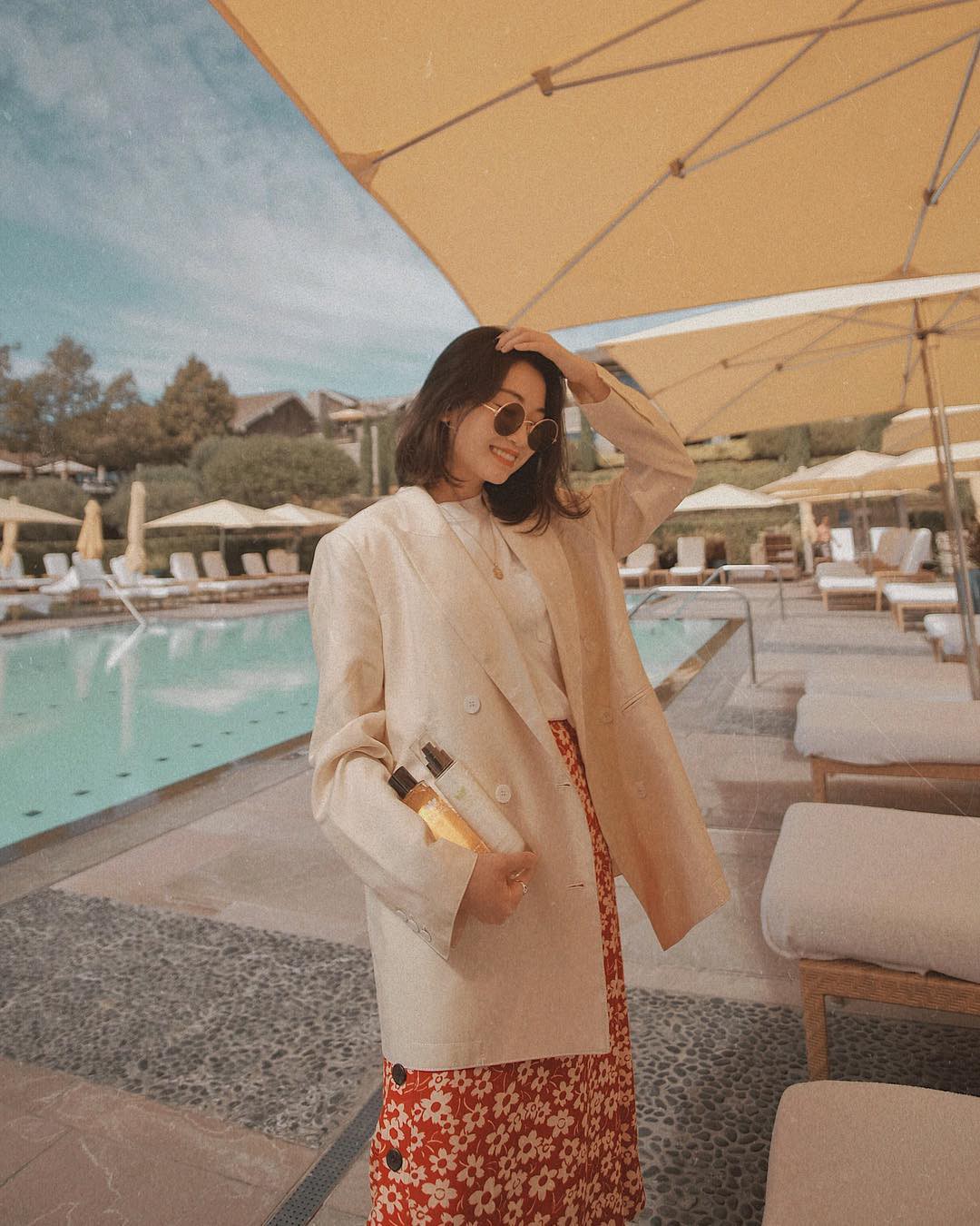 Nếu trời chỉ se lạnh, bạn hãy nghĩ đến công thức mix áo thun/sơ mi + blazer dễ mặc và chắc chắn sẽ đẹp này - 13 Nếu trời chỉ se lạnh, bạn hãy nghĩ đến công thức mix áo thun/sơ mi + blazer dễ mặc và chắc chắn sẽ đẹp này - 13