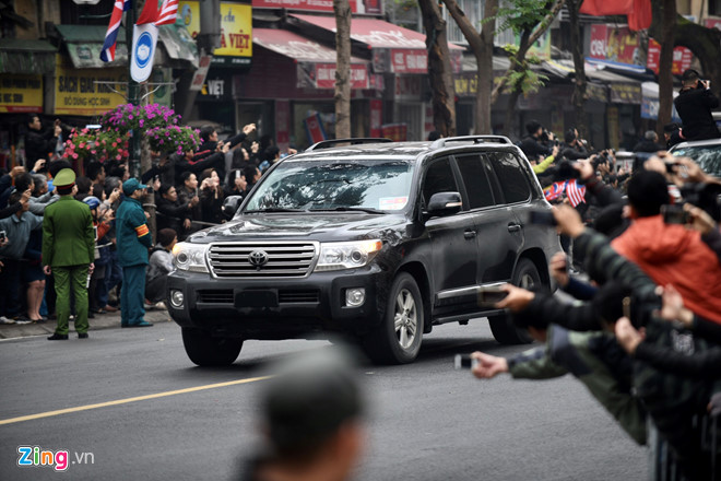 Đoàn xe ông Kim Jong Un về tới khách sạn Melia - 2 Đoàn xe ông Kim Jong Un về tới khách sạn Melia - 2