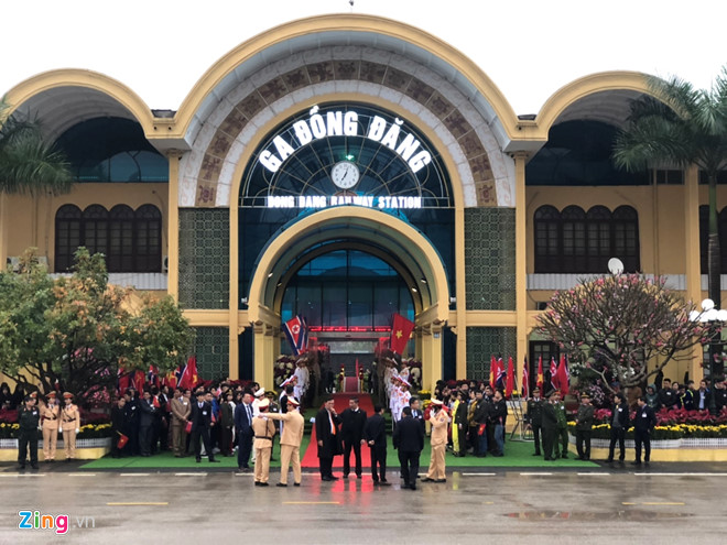 Đoàn xe ông Kim Jong Un về tới khách sạn Melia - 64 Đoàn xe ông Kim Jong Un về tới khách sạn Melia - 64