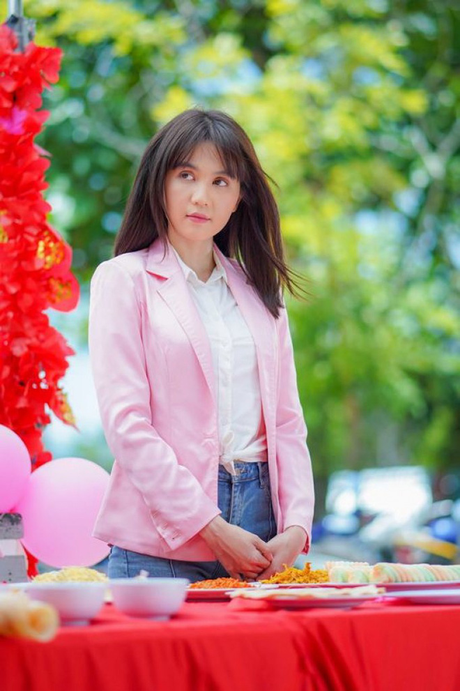 Ngọc Trinh: 'Tôi ngại va chạm, tiếp xúc thân thể lắm' - 2 Ngọc Trinh: 'Tôi ngại va chạm, tiếp xúc thân thể lắm' - 2
