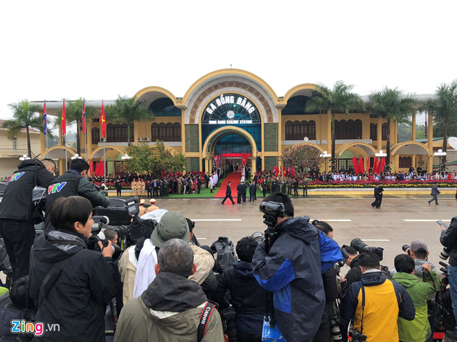 Đoàn xe ông Kim Jong Un về tới khách sạn Melia - 42 Đoàn xe ông Kim Jong Un về tới khách sạn Melia - 42