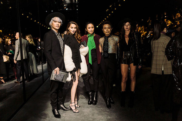 Hà Hồ diện áo lông sang chảnh, sánh đôi cùng Lý Quí Khánh trong show Saint Laurent tại Tuần lễ thời trang Paris - 7 Hà Hồ diện áo lông sang chảnh, sánh đôi cùng Lý Quí Khánh trong show Saint Laurent tại Tuần lễ thời trang Paris - 7