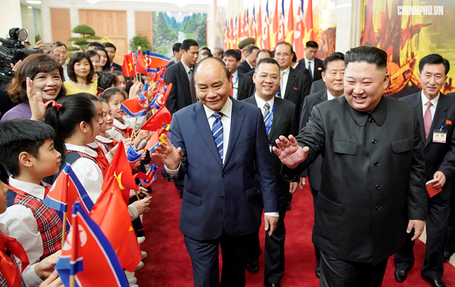Tổng bí thư, Chủ tịch nước chủ trì tiệc chiêu đãi ông Kim Jong Un - 6 Tổng bí thư, Chủ tịch nước chủ trì tiệc chiêu đãi ông Kim Jong Un - 6