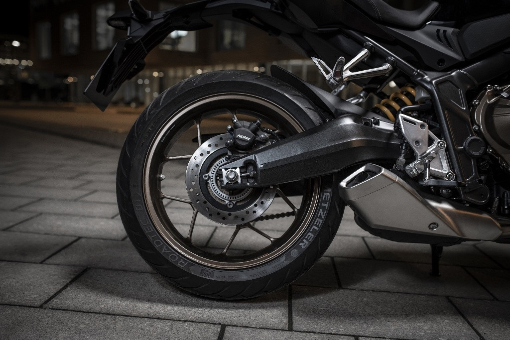 Honda CB650R ra mắt VN, nhập từ Thái Lan, giá 246 triệu đồng Honda CB650R ra mắt VN, nhập từ Thái Lan, giá 246 triệu đồng
