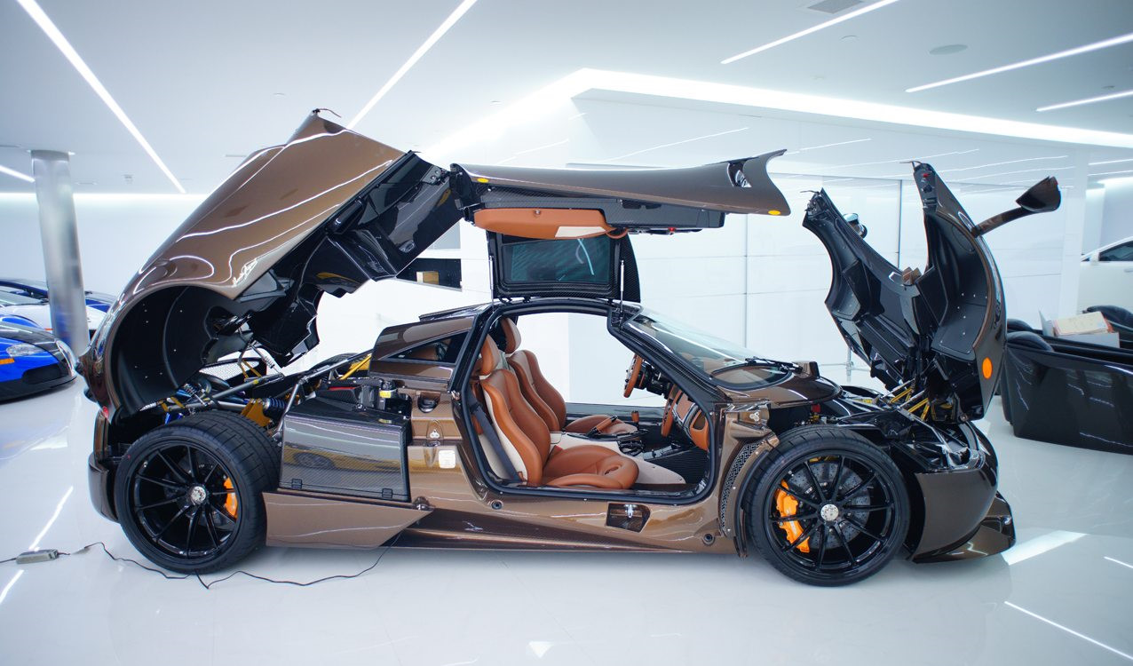 Đại gia sở hữu cùng lúc 5 siêu xe Mercedes SLR McLaren Đại gia sở hữu cùng lúc 5 siêu xe Mercedes SLR McLaren