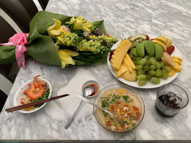 Không chỉ 'giỏi việc nước' mà MC Quyền Linh còn 'đảm việc nhà' khi đích thân vào bếp nấu đồ ăn cho vợ mỗi ngày - 5 Không chỉ 'giỏi việc nước' mà MC Quyền Linh còn 'đảm việc nhà' khi đích thân vào bếp nấu đồ ăn cho vợ mỗi ngày - 5