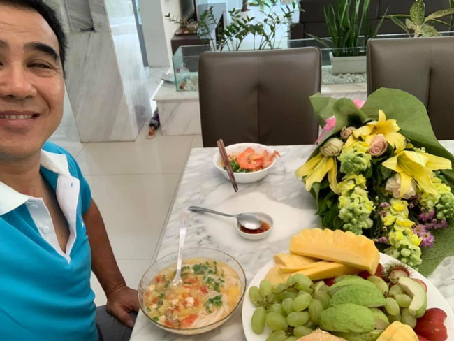 Không chỉ 'giỏi việc nước' mà MC Quyền Linh còn 'đảm việc nhà' khi đích thân vào bếp nấu đồ ăn cho vợ mỗi ngày - 6 Không chỉ 'giỏi việc nước' mà MC Quyền Linh còn 'đảm việc nhà' khi đích thân vào bếp nấu đồ ăn cho vợ mỗi ngày - 6