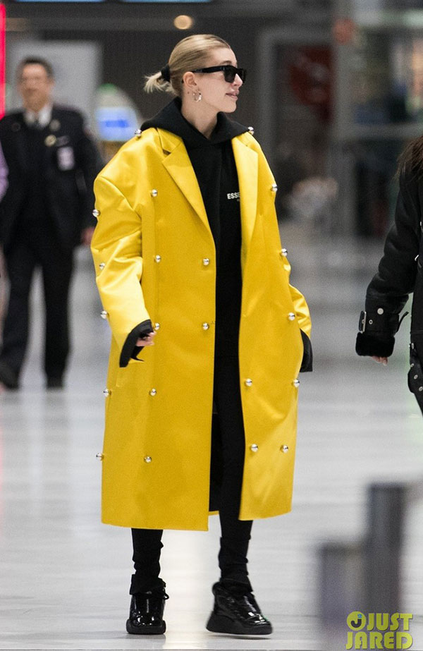 Hà Hồ phô trương ngực trần, Quỳnh Anh Shyn phải mượn áo để 'chinh chiến' street style với dàn sao quốc tế tại Paris - 15 Hà Hồ phô trương ngực trần, Quỳnh Anh Shyn phải mượn áo để 'chinh chiến' street style với dàn sao quốc tế tại Paris - 15