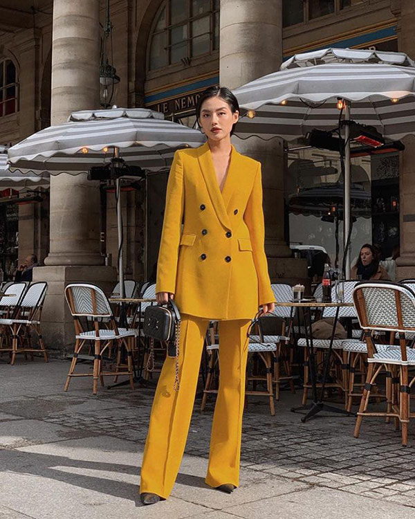 Hà Hồ phô trương ngực trần, Quỳnh Anh Shyn phải mượn áo để 'chinh chiến' street style với dàn sao quốc tế tại Paris - 5 Hà Hồ phô trương ngực trần, Quỳnh Anh Shyn phải mượn áo để 'chinh chiến' street style với dàn sao quốc tế tại Paris - 5