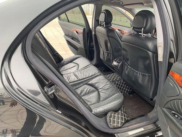 Sau gần 2 thập kỷ, chiếc Mercedes-Benz hạng sang này rớt giá chỉ bằng 2 chiếc Honda SH Sau gần 2 thập kỷ, chiếc Mercedes-Benz hạng sang này rớt giá chỉ bằng 2 chiếc Honda SH