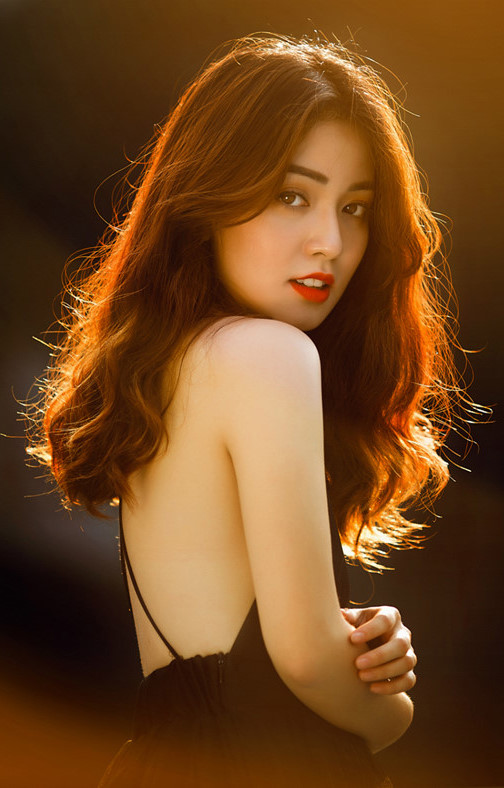 Gái xinh trường Y có người từng là Hoa khôi, kẻ là mẫu ảnh đắt show - 1 Gái xinh trường Y có người từng là Hoa khôi, kẻ là mẫu ảnh đắt show - 1